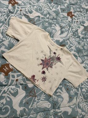 Shyanne Cream Crop Tee with Purple & Pink Star Motif